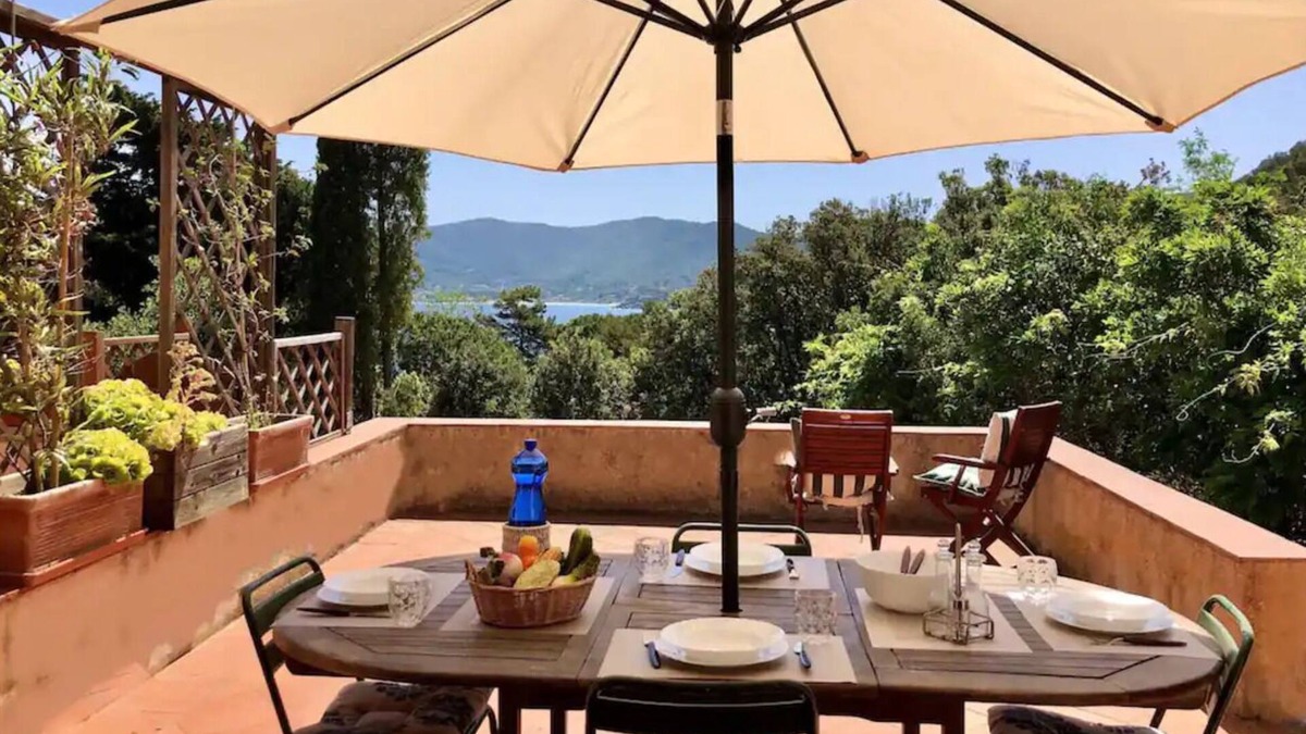 Bagno-Sprizze Apartment | Two roomed apartment with terrace 50 mt from the beach