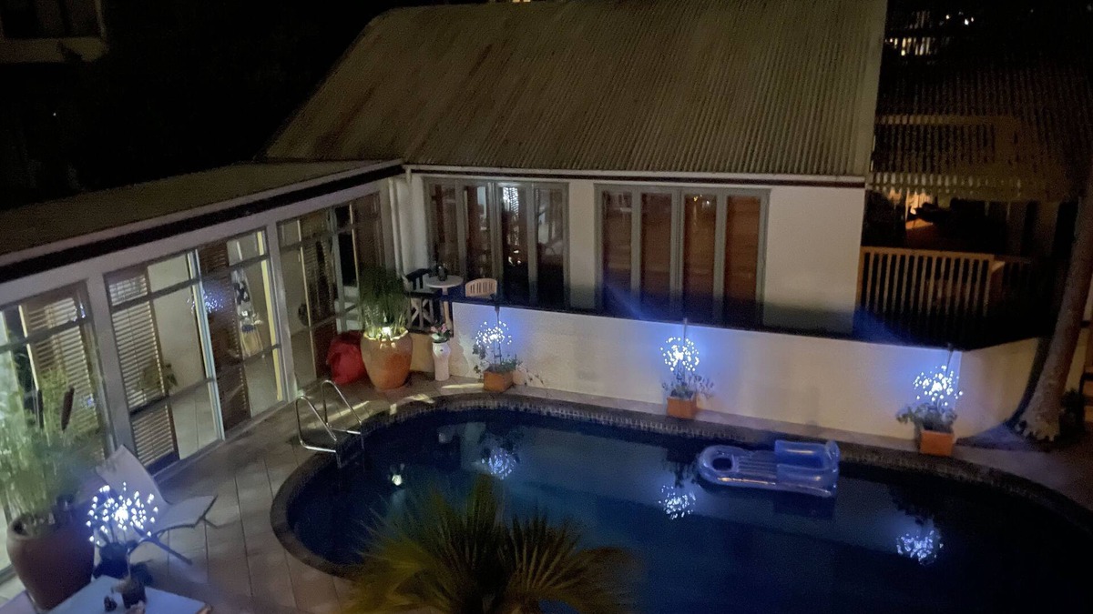 Torbay Bed & Breakfast | Two rooms in tropical garden