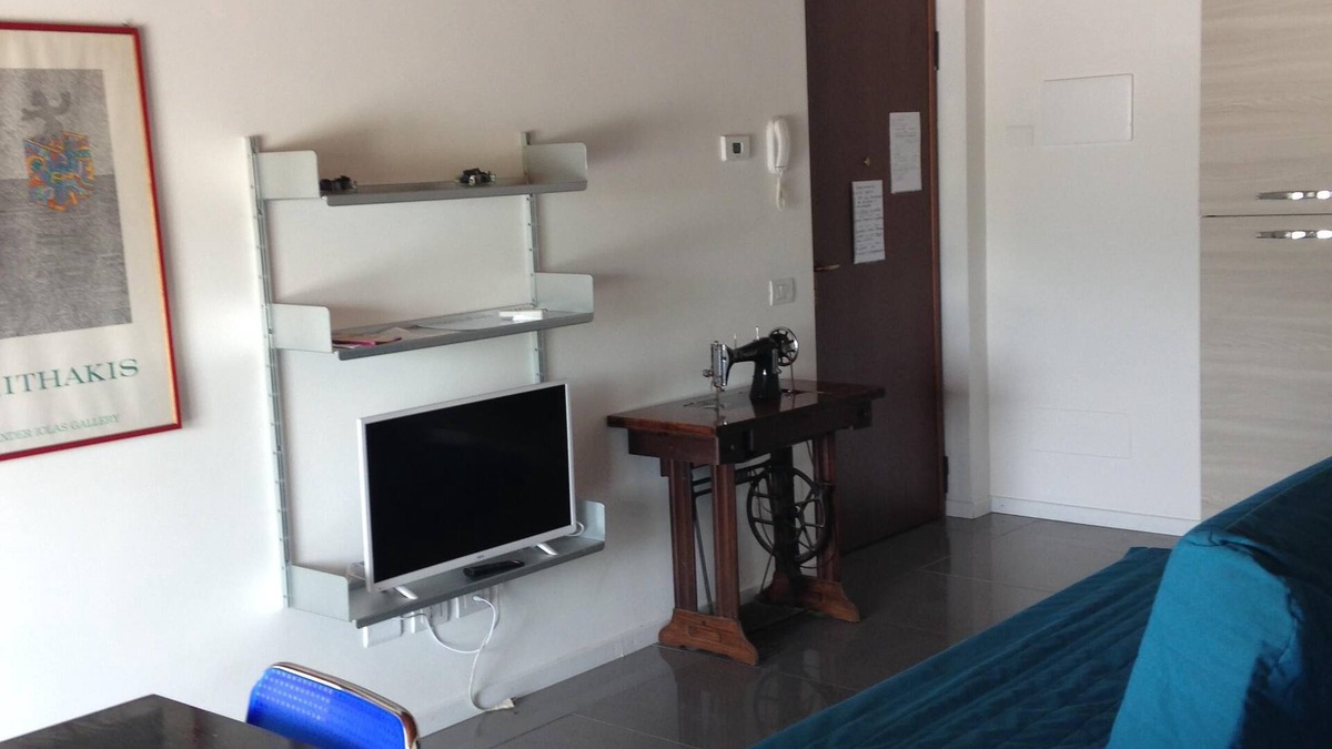 Milan Apartment | Two rooms x Humanitas IEO on Naviglio (1 bedroom)