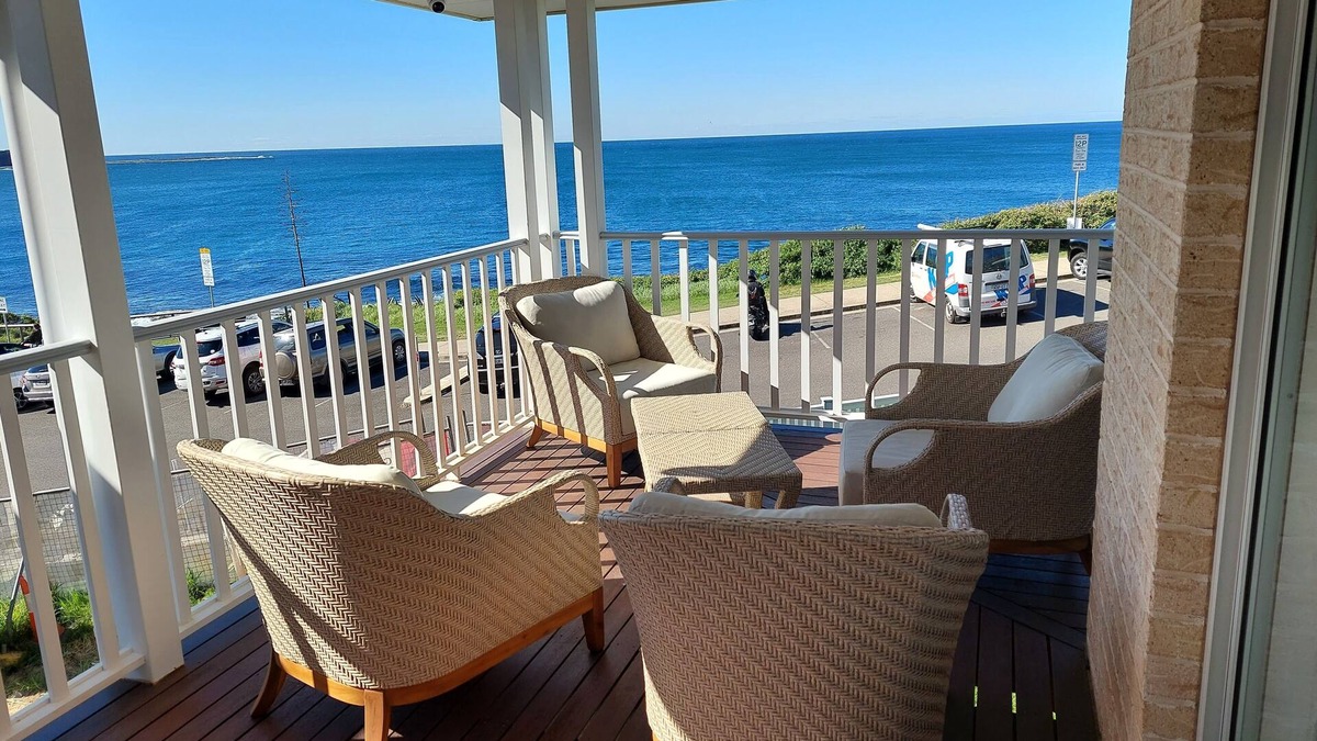 Dee Why House | Two storey beach home on Dee Why Headland.n* NYE Fireworks Location *
