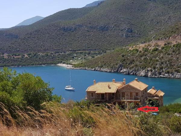 Paralia House | Two-storey Mansion at the Sea