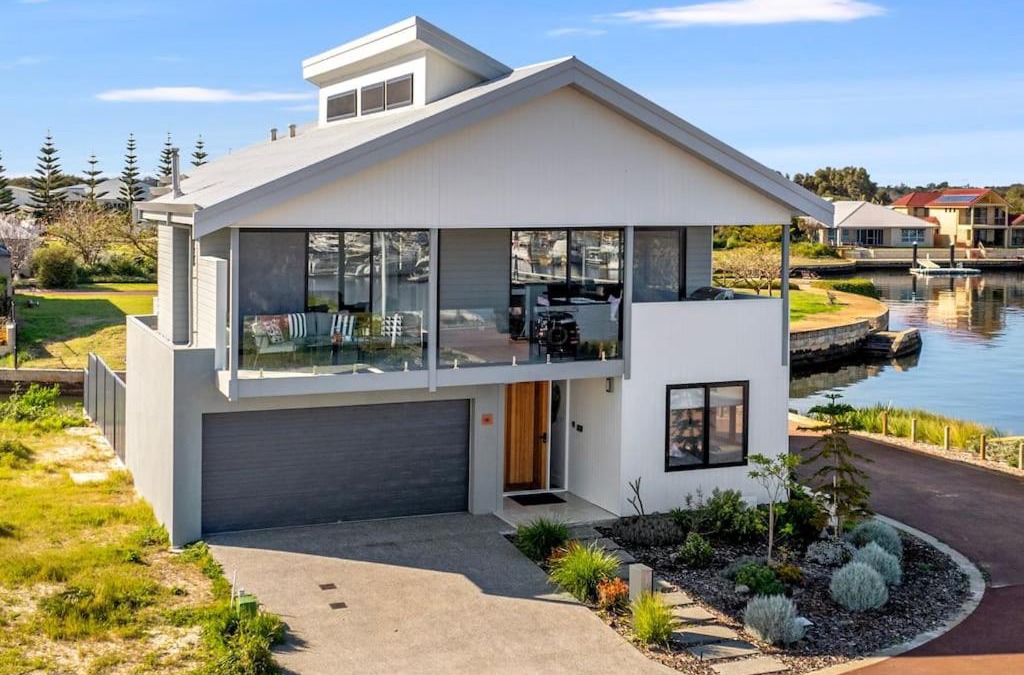 Geographe House | Two-Storey with Marina Views