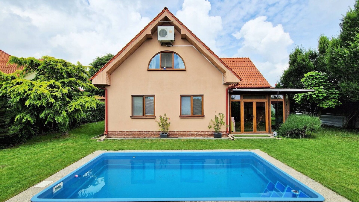 Dunajska Luzna House | two-story family house with 3 bedrooms, 2 bathrooms and pool ,