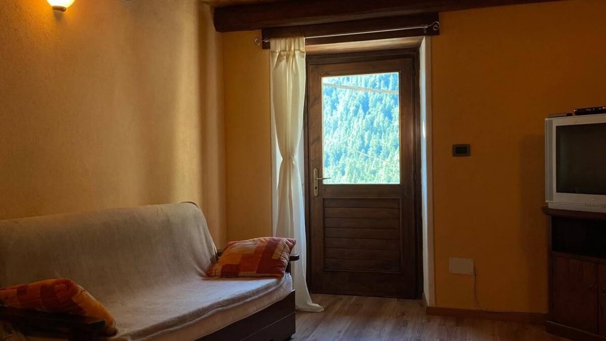 Bellino House | Two-story house, animals welcome, in the heart of the Occitan village.