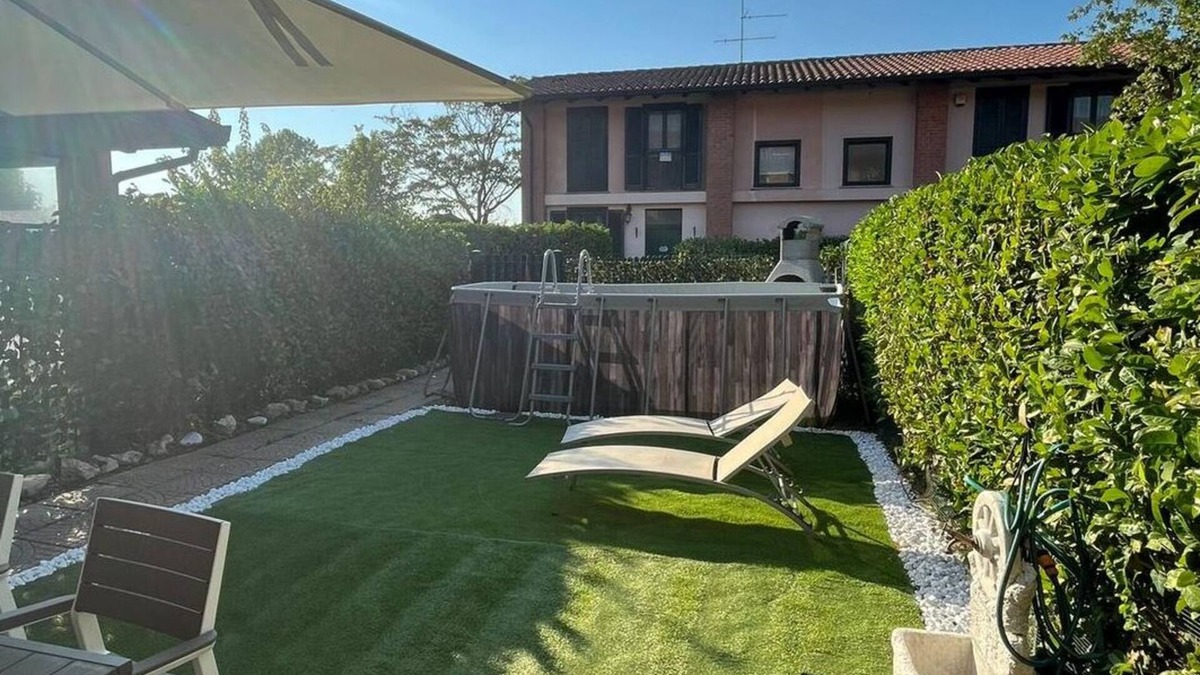 Albairate Villa | Two-story villa with private pool in residence near Milan fairgrounds