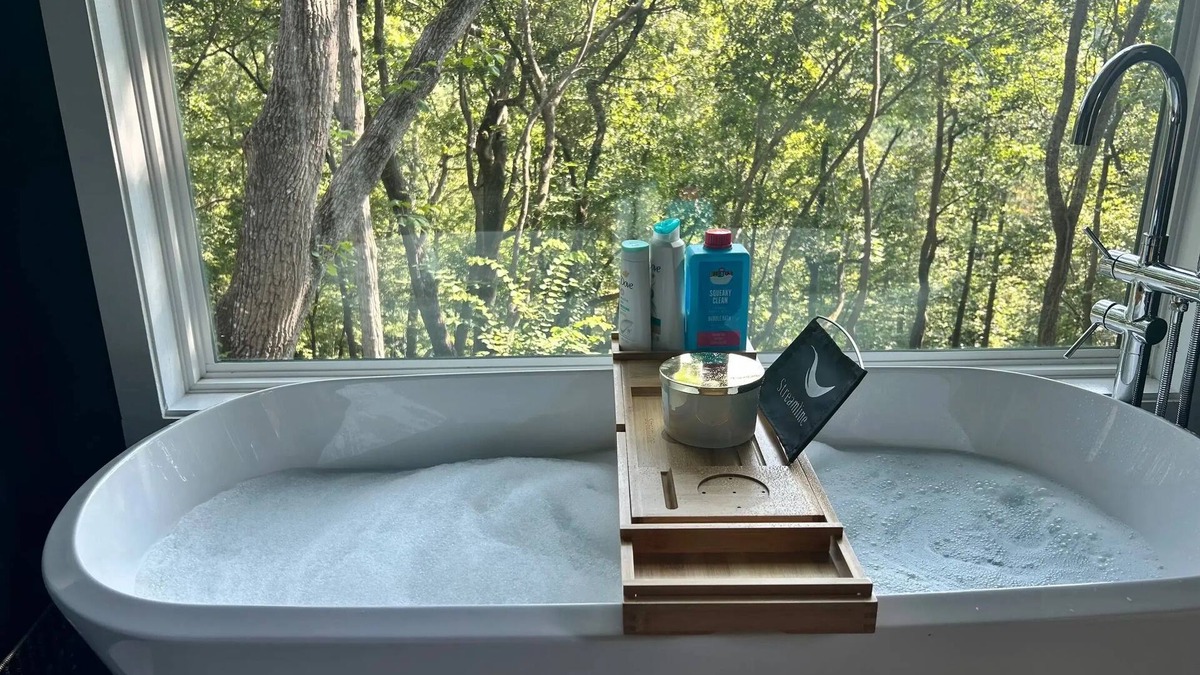 Albertville Cabin | Two Tree Retreet Treehouse With Hot Tub Secluded Stay