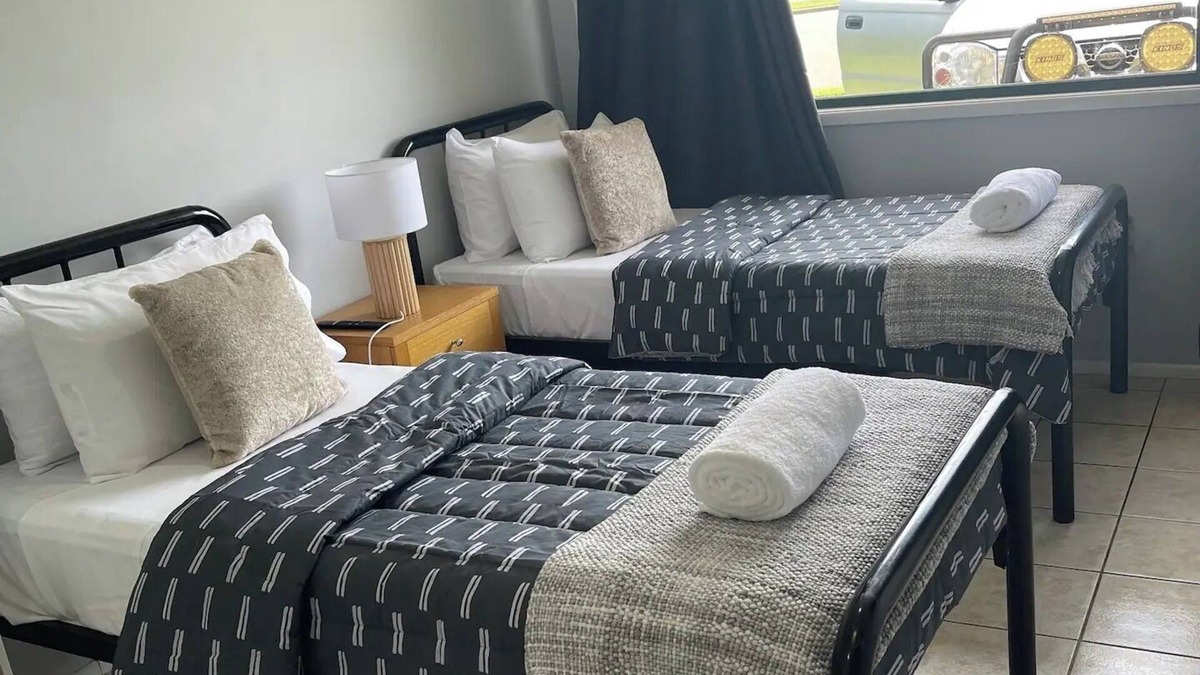 Torquay Apartment | TwoSingle Bed Studio Apartment in HerveyBay