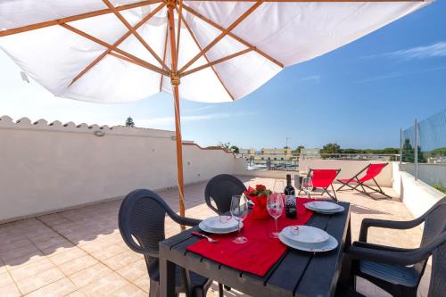 Lido Apartment | Txa Vì - Terrace with sea view