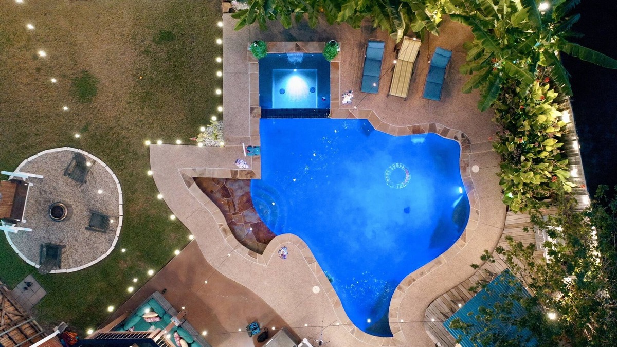 The Colony House | TXShapedPrivatePool&Spa.TikiBar.PuttingGreen.Gameroom.Patios.Playground.Firepit