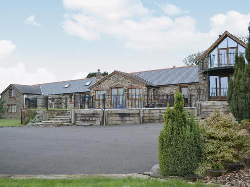 Saint Clears House | Ty Cerrig Farmhouse