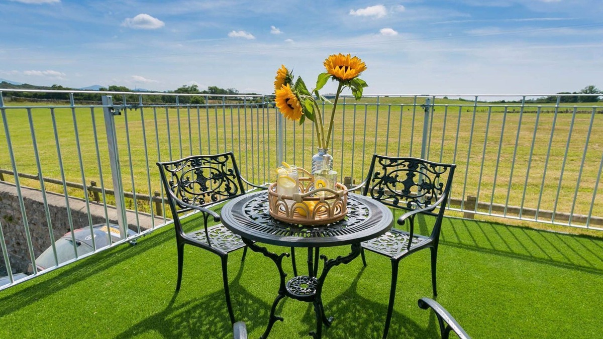 Pentraeth Cottage | Ty Gwair - a cosy fire that sleeps 4 guests in 2 bedrooms