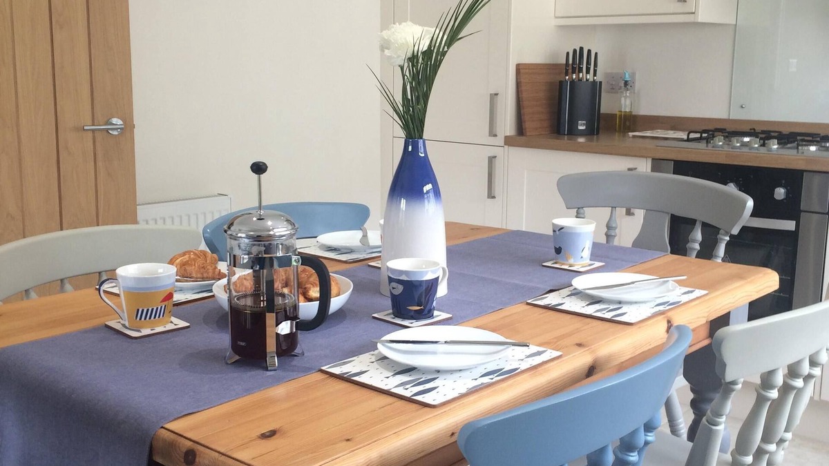 St Davids House | Tŷ Haf, family friendly accommodation, with parking, in the centre of St Davids