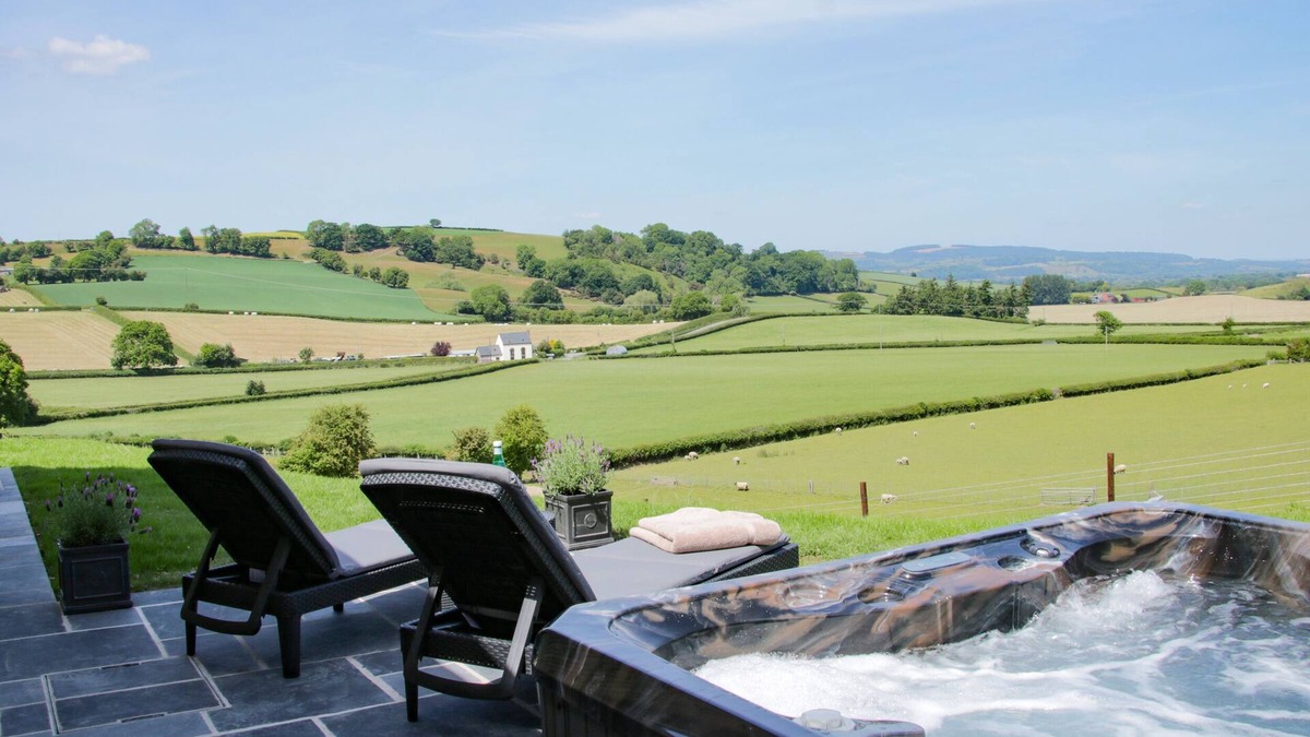 Montgomery Cottage | TY HIRAETH, family friendly, luxury holiday cottage in Montgomery