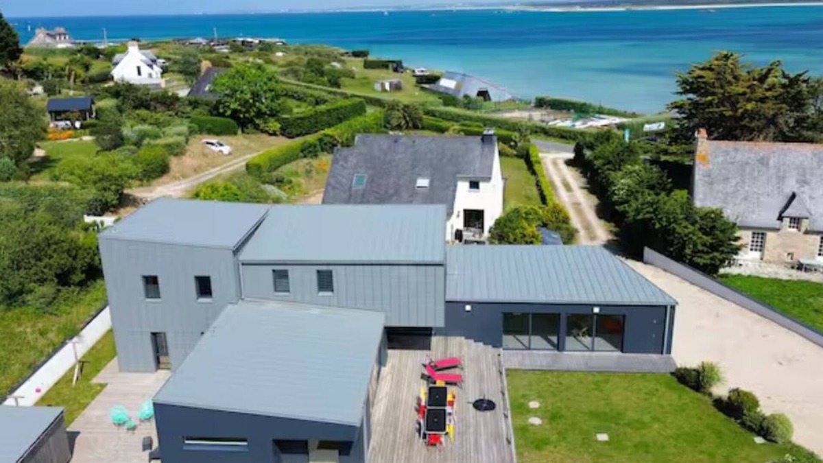 Plouneour-Brignogan-Plages Villa | Ty Koad, Indoor swimming pool 28°C, 5 bedrooms, perfect for families/friends