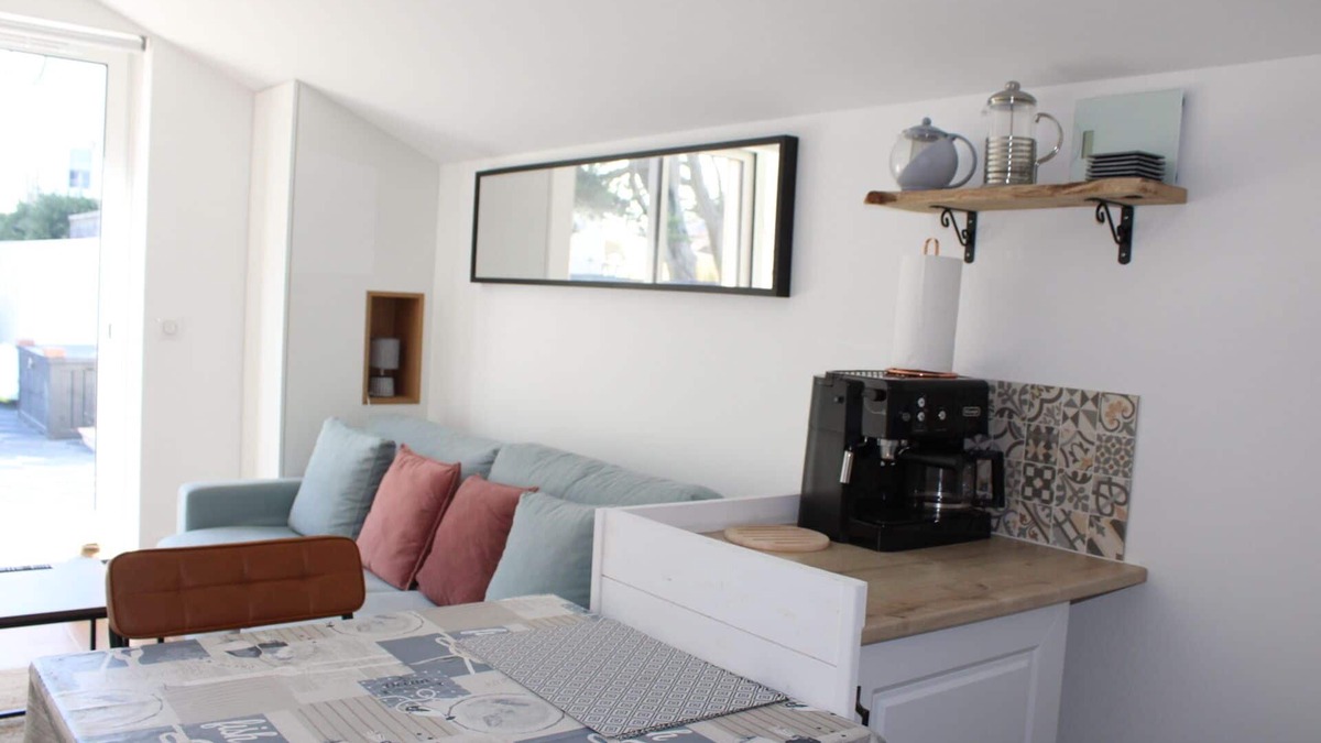 Morbihan Apartment | Ty Miracle - Studio 50mètres plage - wifi -parking