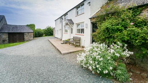 Brynsiencyn House | Ty Poeth