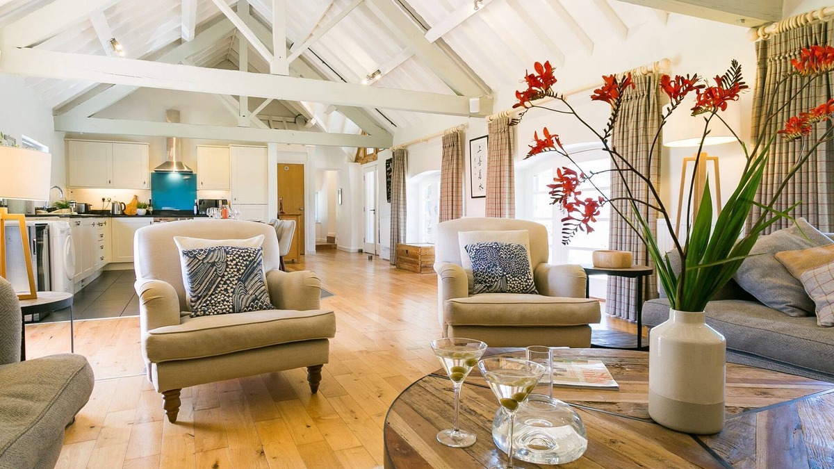 Newborough Cottage | Ty Siam - sleeps 8 guests in 4 bedrooms