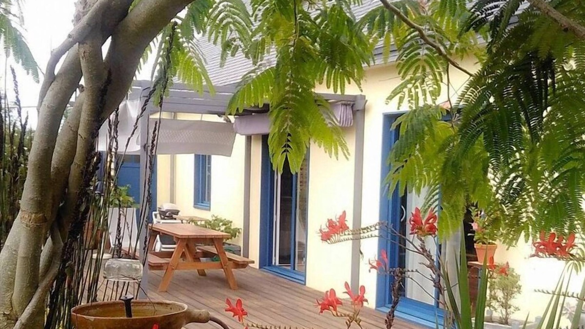Pouldreuzic House | Ty Soizig and its Zen garden 3 kms from the beach