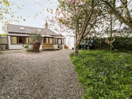Llanddaniel Fab House | Ty Taid