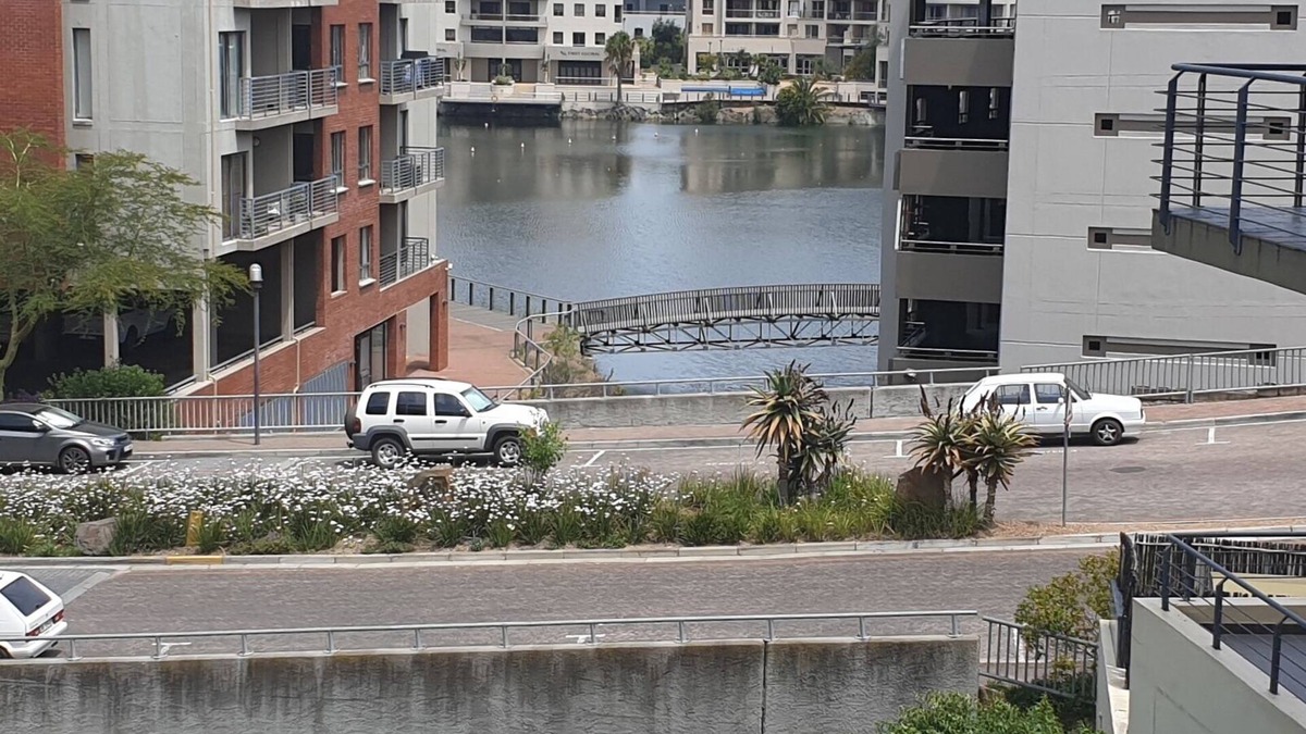 Eikenbosch Apartment | Tyger Waterfront luxurious and Central