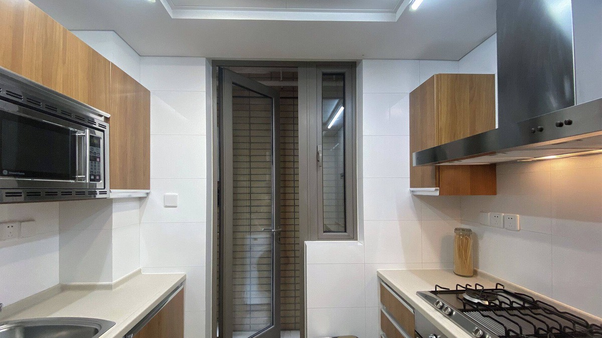 Hongqiao Apartment | Tyms 2BR Apt Gubei CBD Near Takashimaya