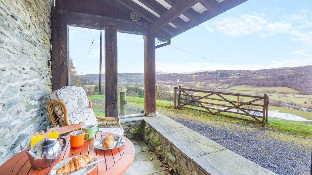 Pennant Melangell House | Tyn Y Fron Barn - One Bedroom House, Sleeps 2