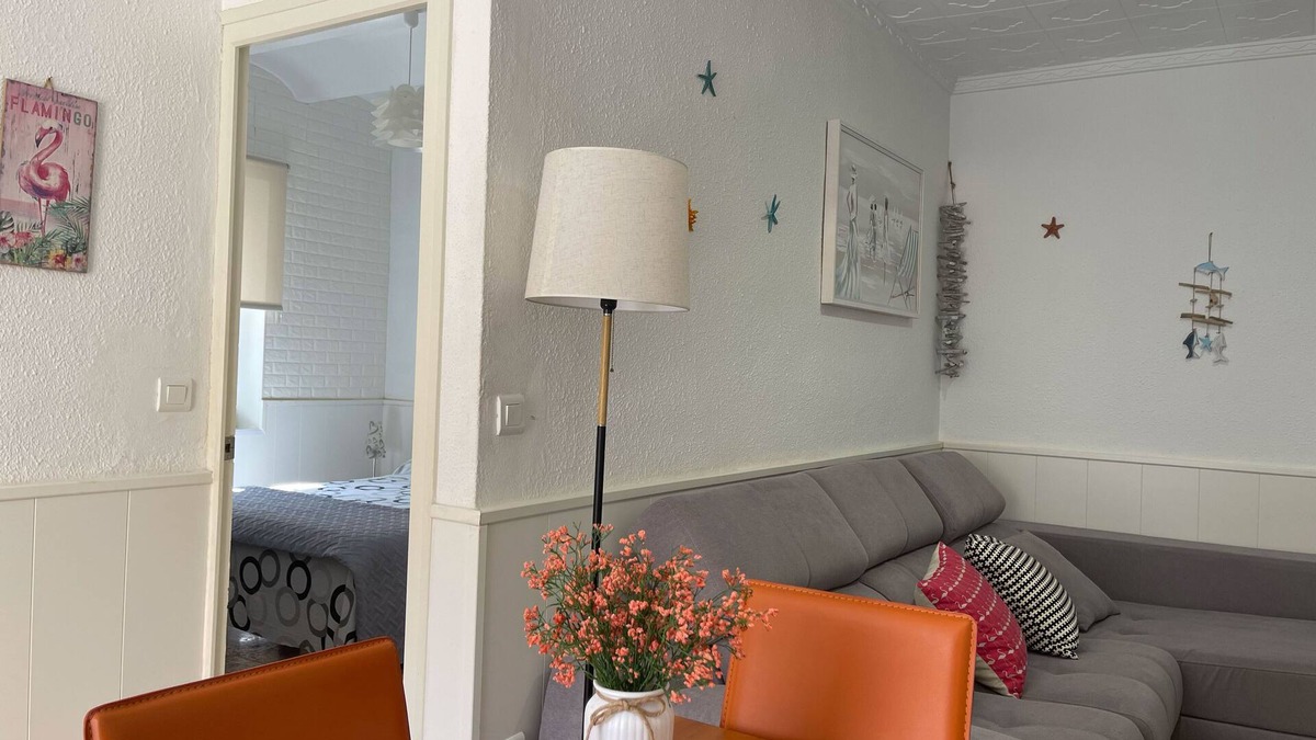 Sant Carles de la Rapita House | Typical town house on the ground floor, well lit and a large equipped terrace.