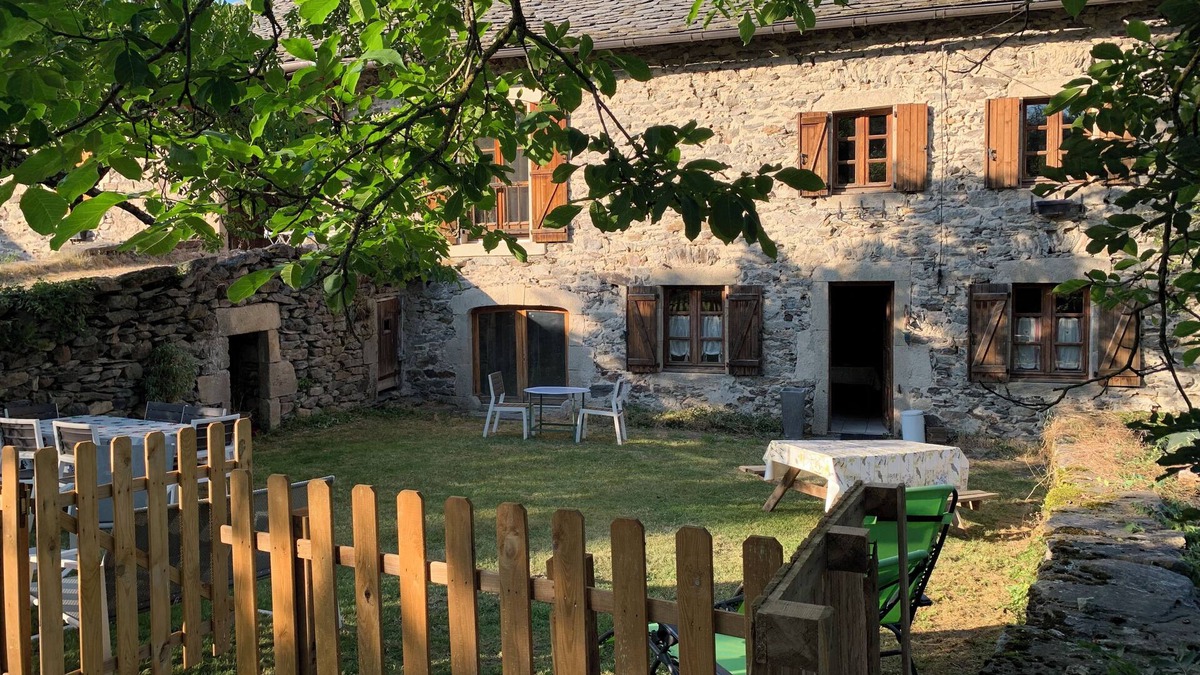 Saint-Hostien House | Typical 2-star Auvergne house Domaine Au Vert Gna ! Gite PIDGIER