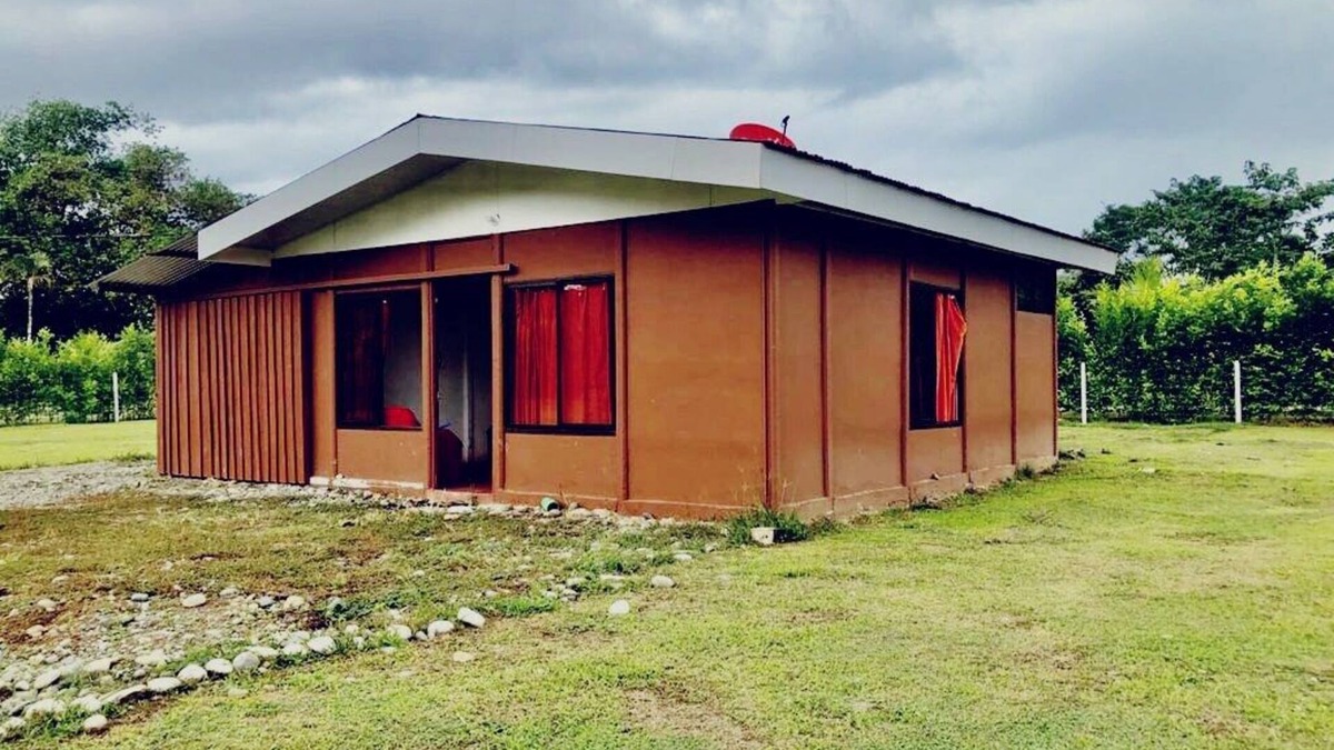 Bratsi House | Typical Costa Rican house between forests, waterfalls and Indigenous area! ☀