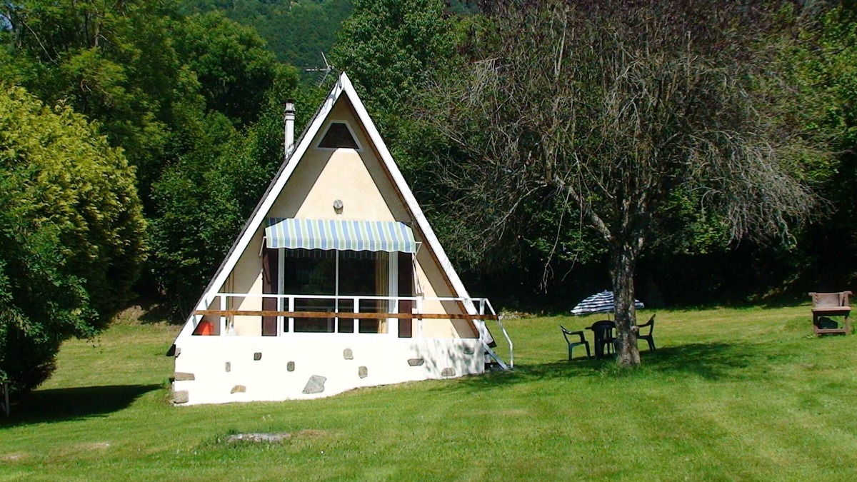 Sainte-Marie-de-Campan Ski Chalet | Typical mountain chalet in the heart of nature. Close to hiking and ski resorts