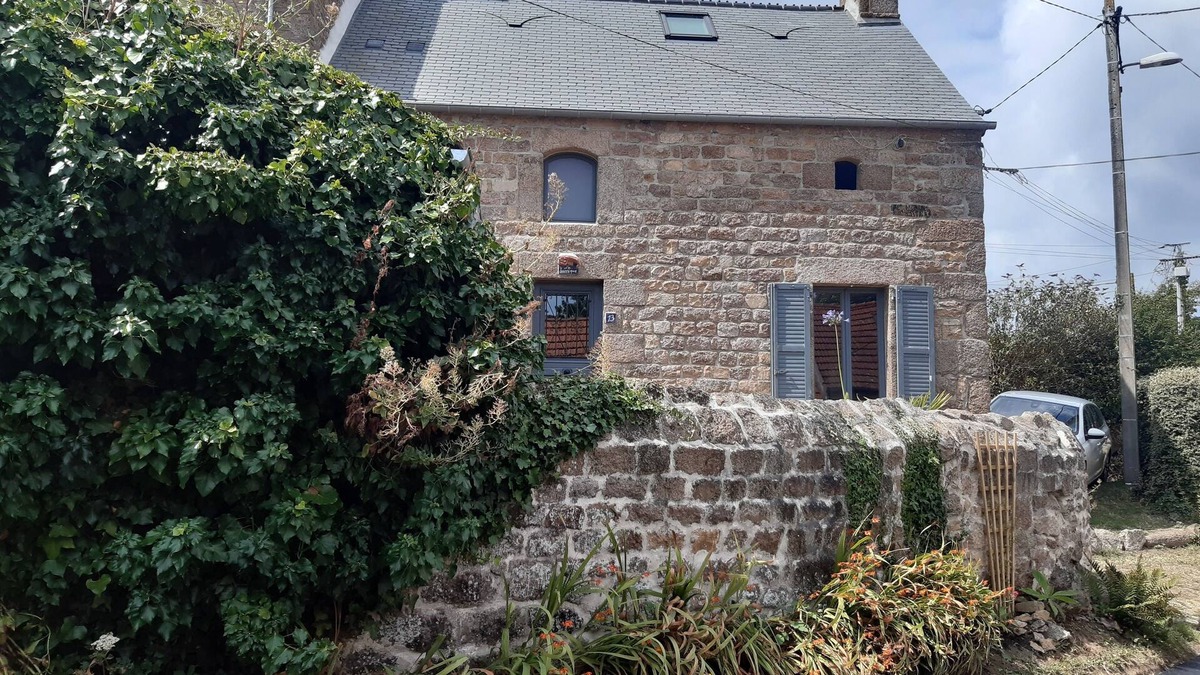 Fermanville House | Typical granite house 800 m from the beach