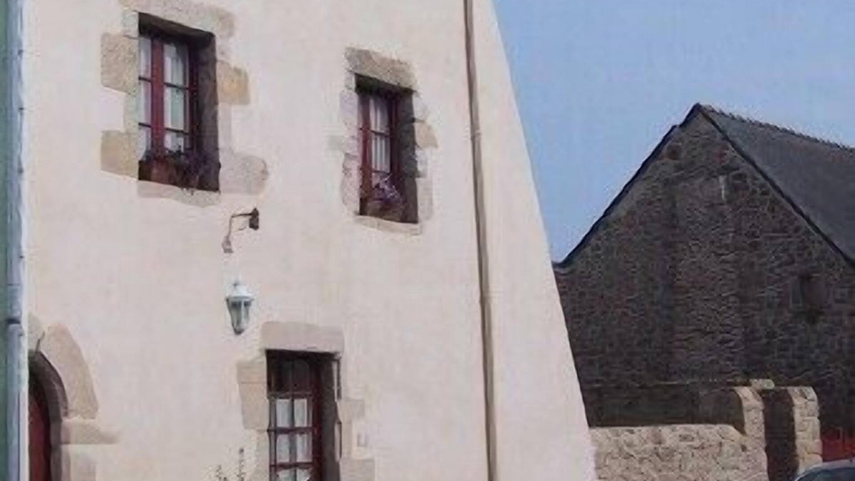 Batz-sur-Mer House | Typical house in paludier village for 2 to 5 people, comfortable, quiet, Wi-fi