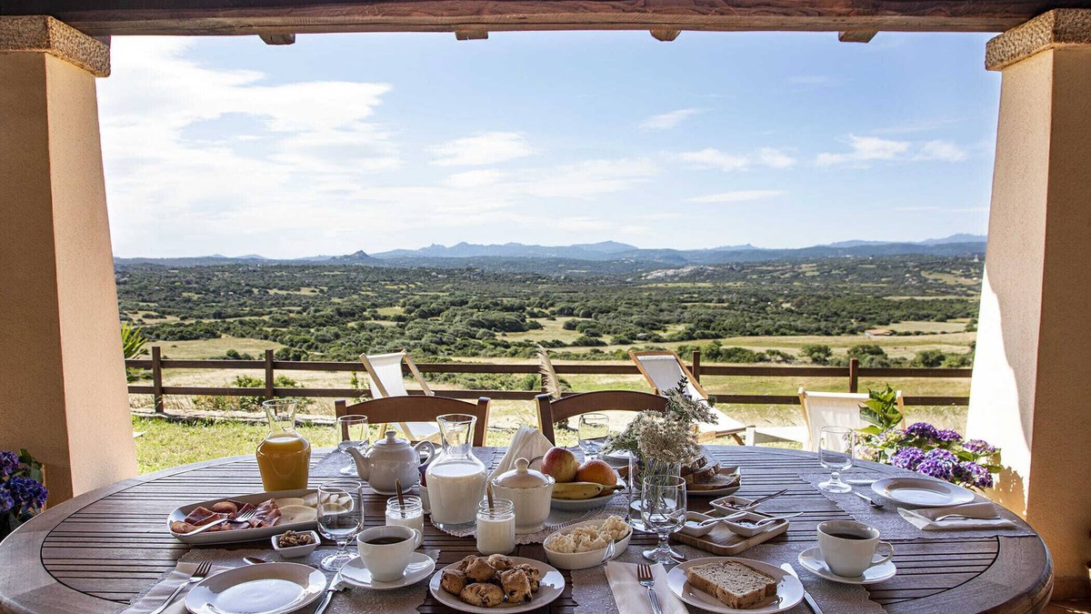 Sa Castangia House | Typical house with panoramic views, in the countryside 15 minutes from the sea.