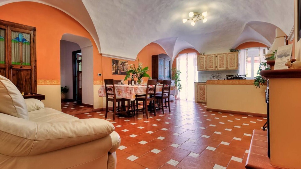 Civezza House | Typical Ligurian home with 90-square-meter terrace Citra 008022-lt-0045