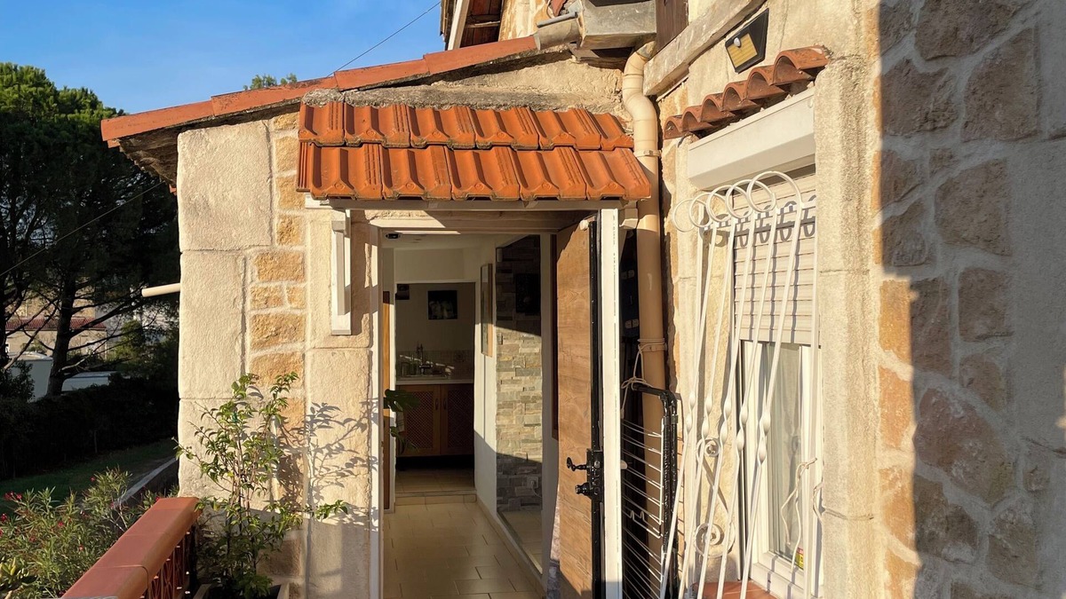11th Arrondissement House | Typical Marseille house with panoramic view of the hills