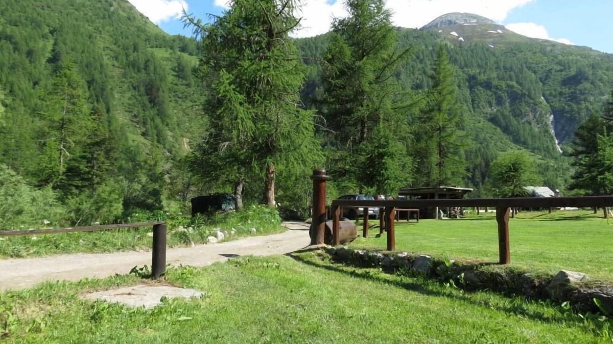 Courmayeur Ski Chalet | Typical mountain hut.
