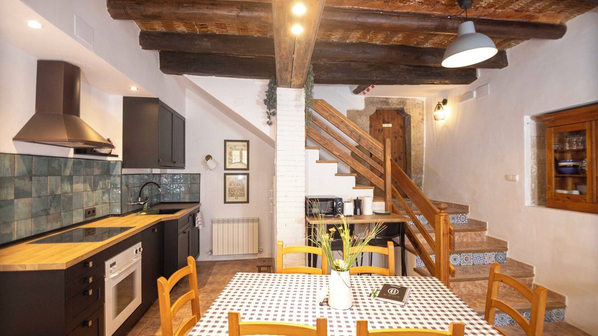 Murillo de Gallego Cottage | Typical rural house in the center of Murillo.