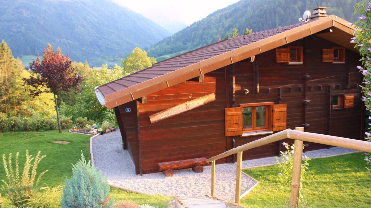 Thones Ski Chalet | Typical Savoyard chalet, independent, warm and cozy