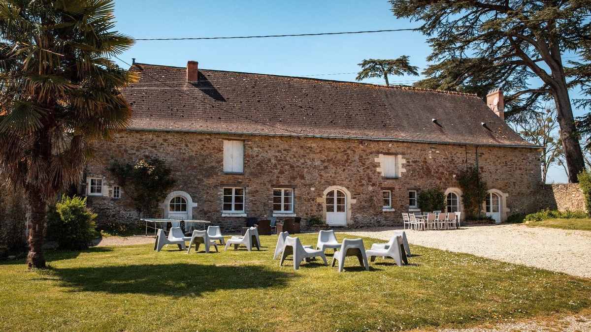 Longuefuye Cottage | Typically Angevine farmhouse, heated pool