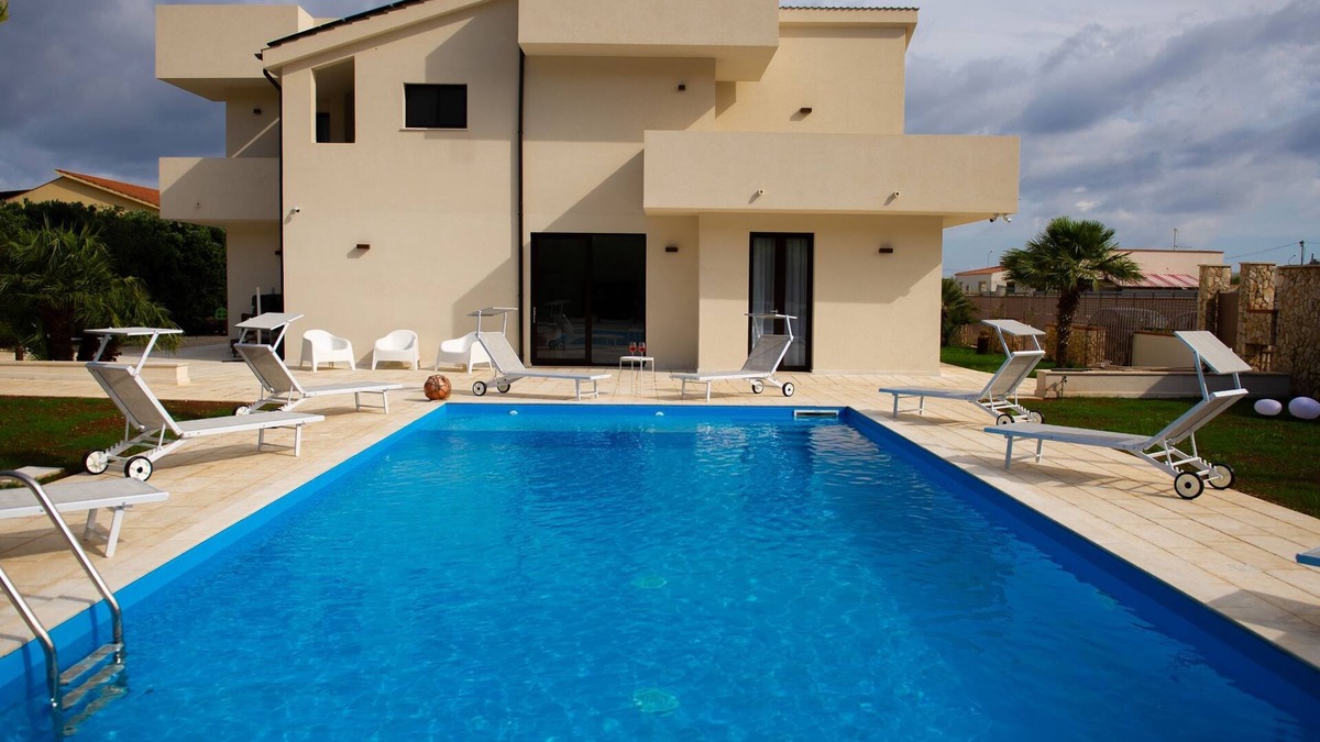 Pizzolungo Apartment | TYPINO ROOM RENTAL