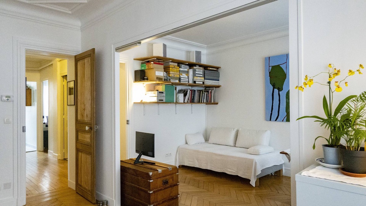 12th Arrondissement Apartment | Typiquement Parisien, Simple, Confortable et Bien Situé