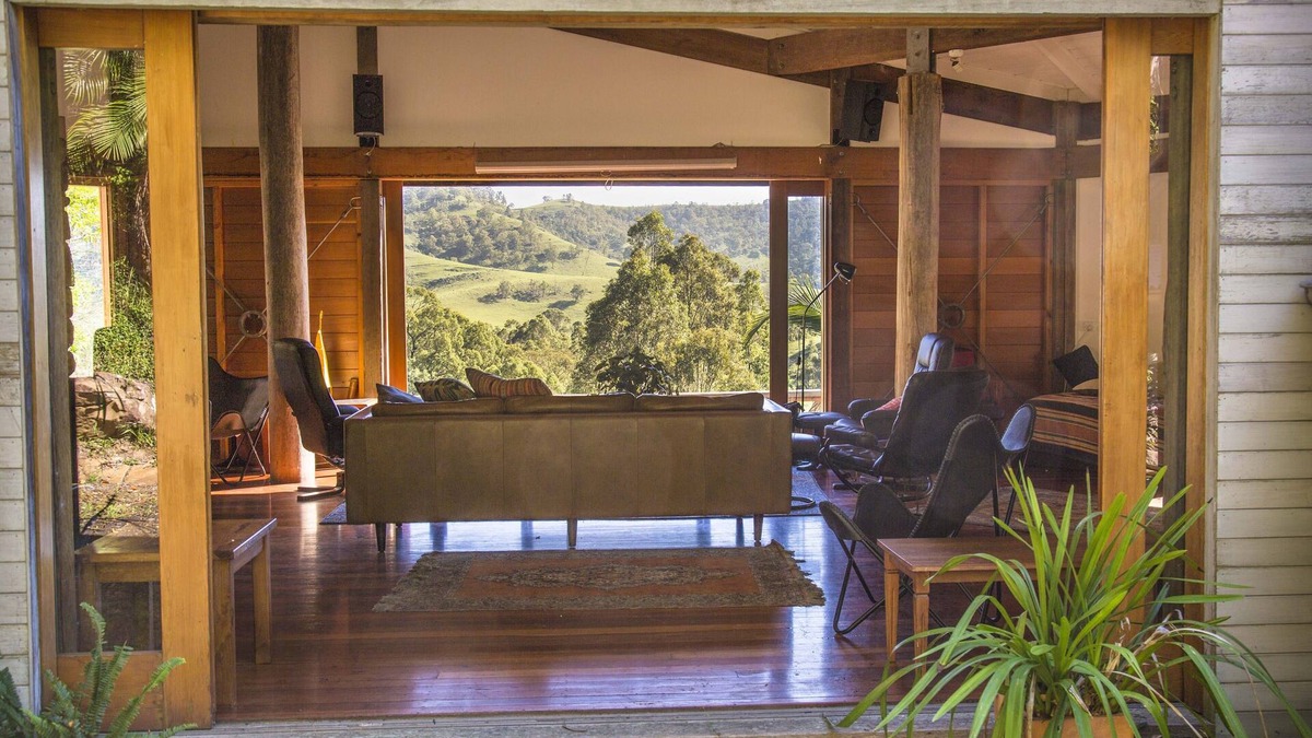Summer Hill Cabin | Tyraman Retreat - Unique mountain getaway for large groups in the Hunter Valley