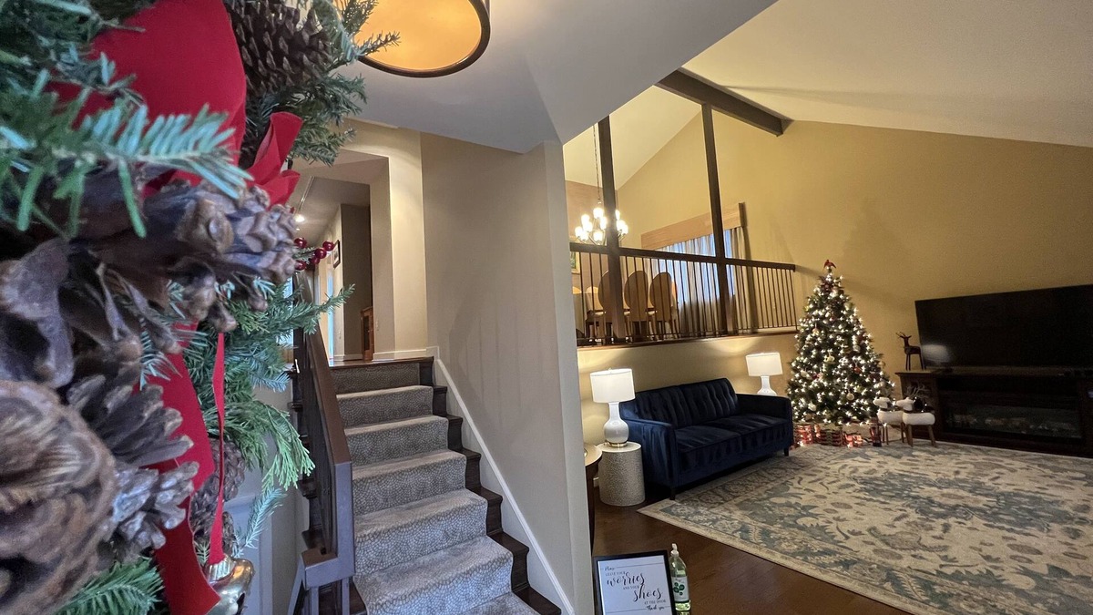 McLean House | Tysons/McLean 4BDRMs 3Baths >3000 sqft Lux Living