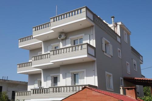 Perivolia Apartment | Tzei House