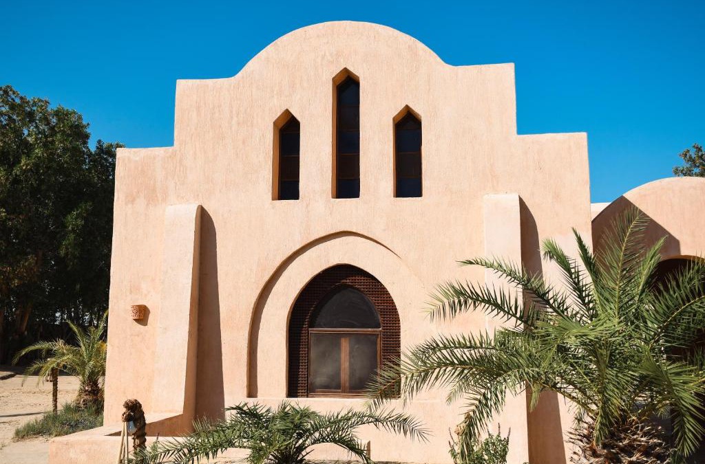 Al Bawiti Cabin | Tzila Bahariya