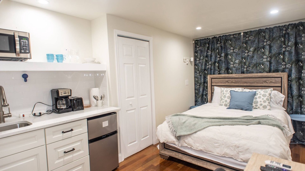 Devil's Pocket Apartment | U2R COZY Studio walk to CHOP,UPENN,HUP,Rittenhouse