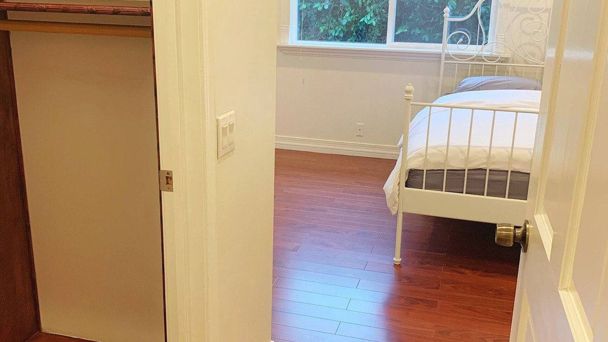 University Park House | UCI girl/walk to school/clean and quiet room