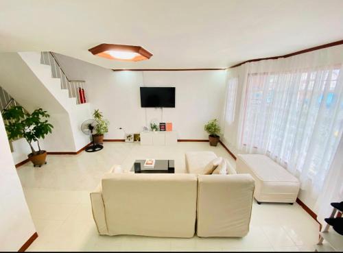 Tayabas City House | Udes Spacious Home