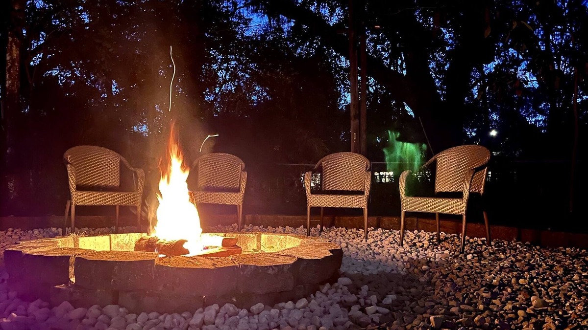 Gainesville Cottage | UF Cottage Retreat w/Firepit - Walk to Campus