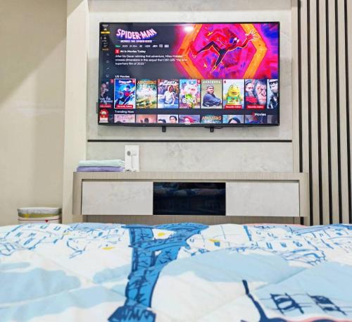 Batu Pahat Apartment | UG Homestay BP - Netflix & 4 Air-Con Rooms